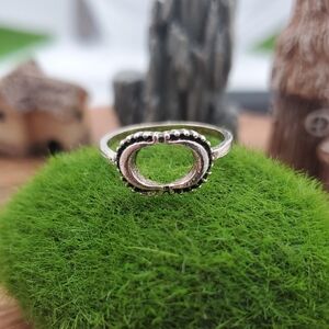 Twin Crescent Ring Size 5 R812